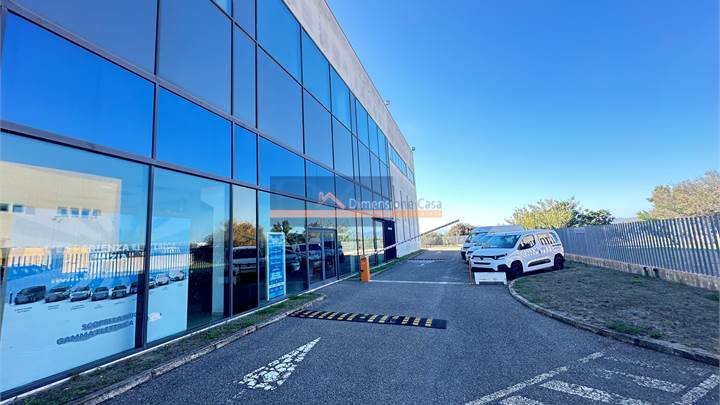 Elmas pressi aeroporto, affittasi uffici di varie metrature